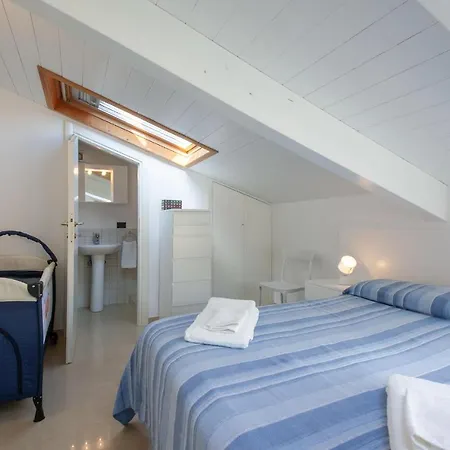 Nice In W/ 2 Bedrooms דירה לריצ'י