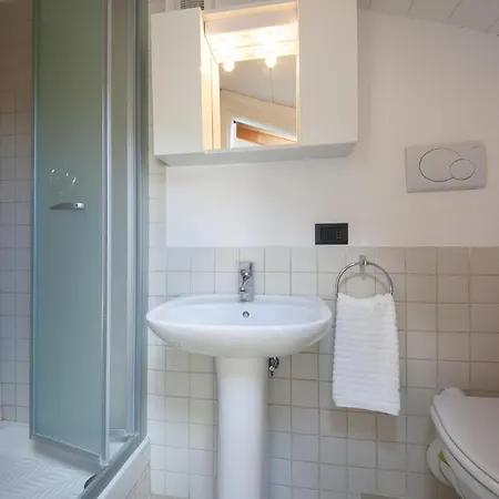 Nice In W/ 2 Bedrooms דירה *
