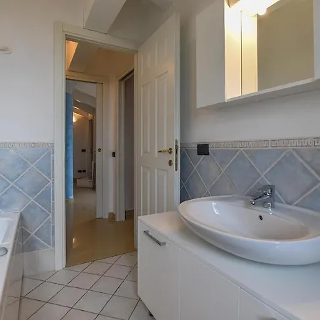 Nice In W/ 2 Bedrooms דירה