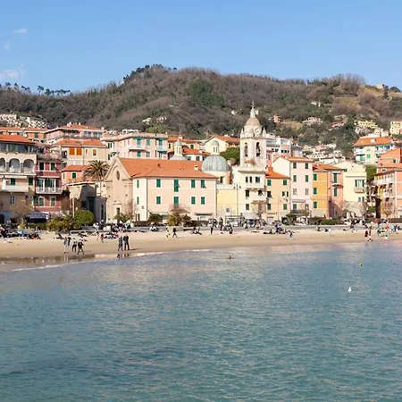 Nice In W/ 2 Bedrooms Appartement